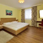 Szálloda Zur Post 3*