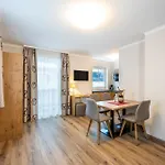 Szálloda Zur Post 3*