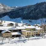 Zur Post Szálloda Untertauern