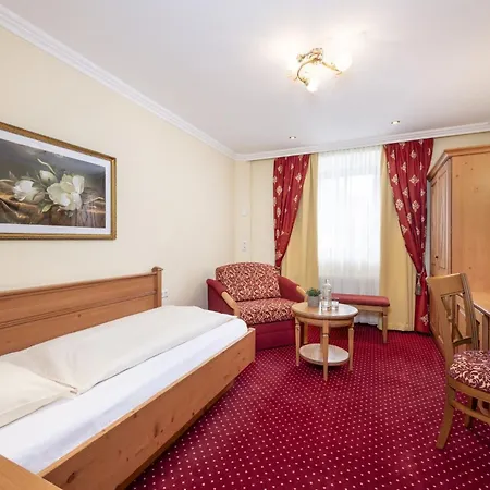 Zur Post Hotel 3*